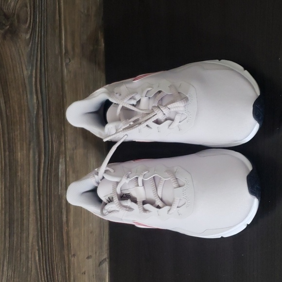 New Nike Legend Essential 2 Gray Pink Sneakers - Picture 3 of 9